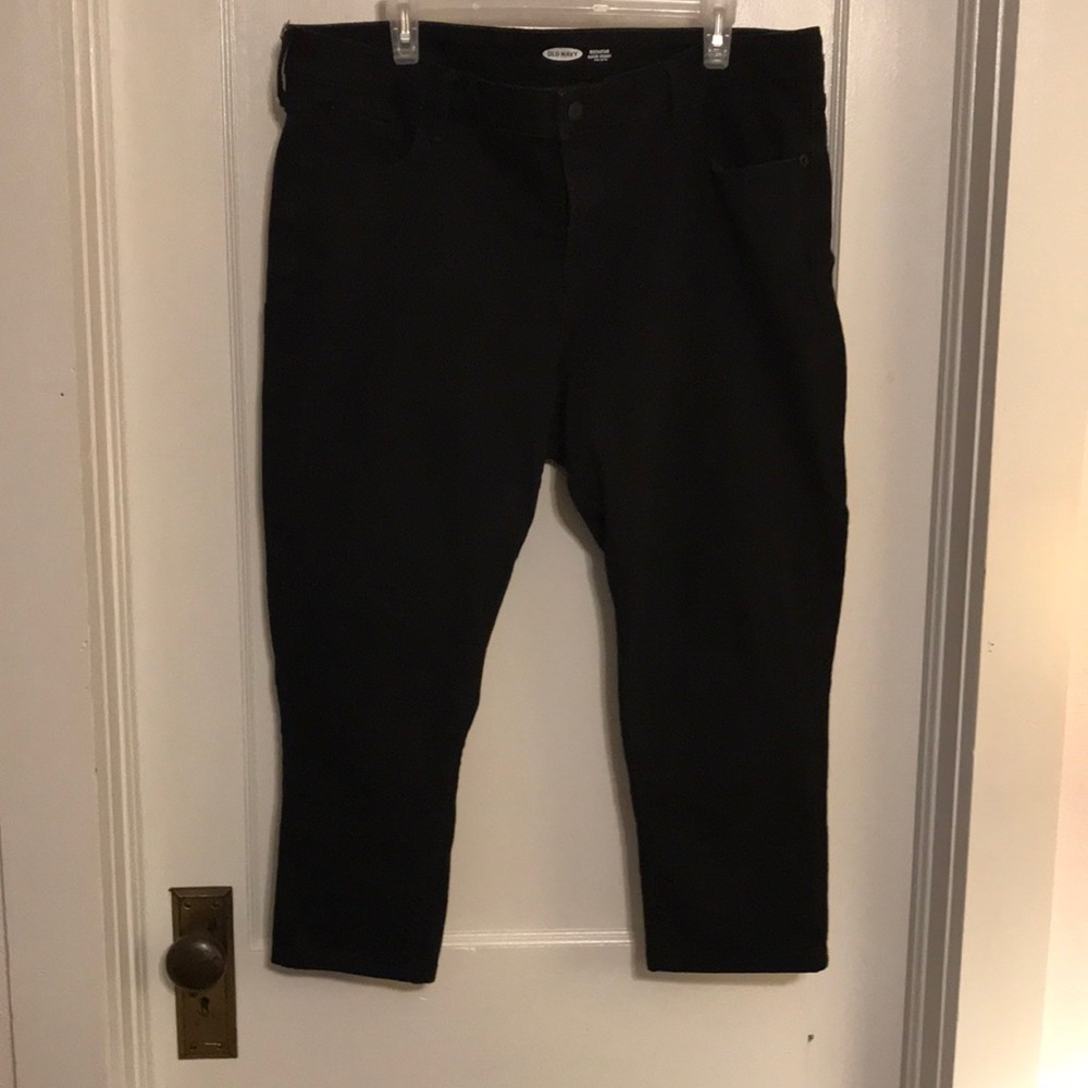 Old Navy Black Denim Capris Low rise size 18
